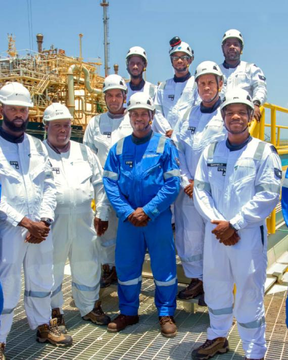 New Fortress Energy (NFE) Market Analysis: Contrasting Reddit Optimism and Bankruptcy Risks